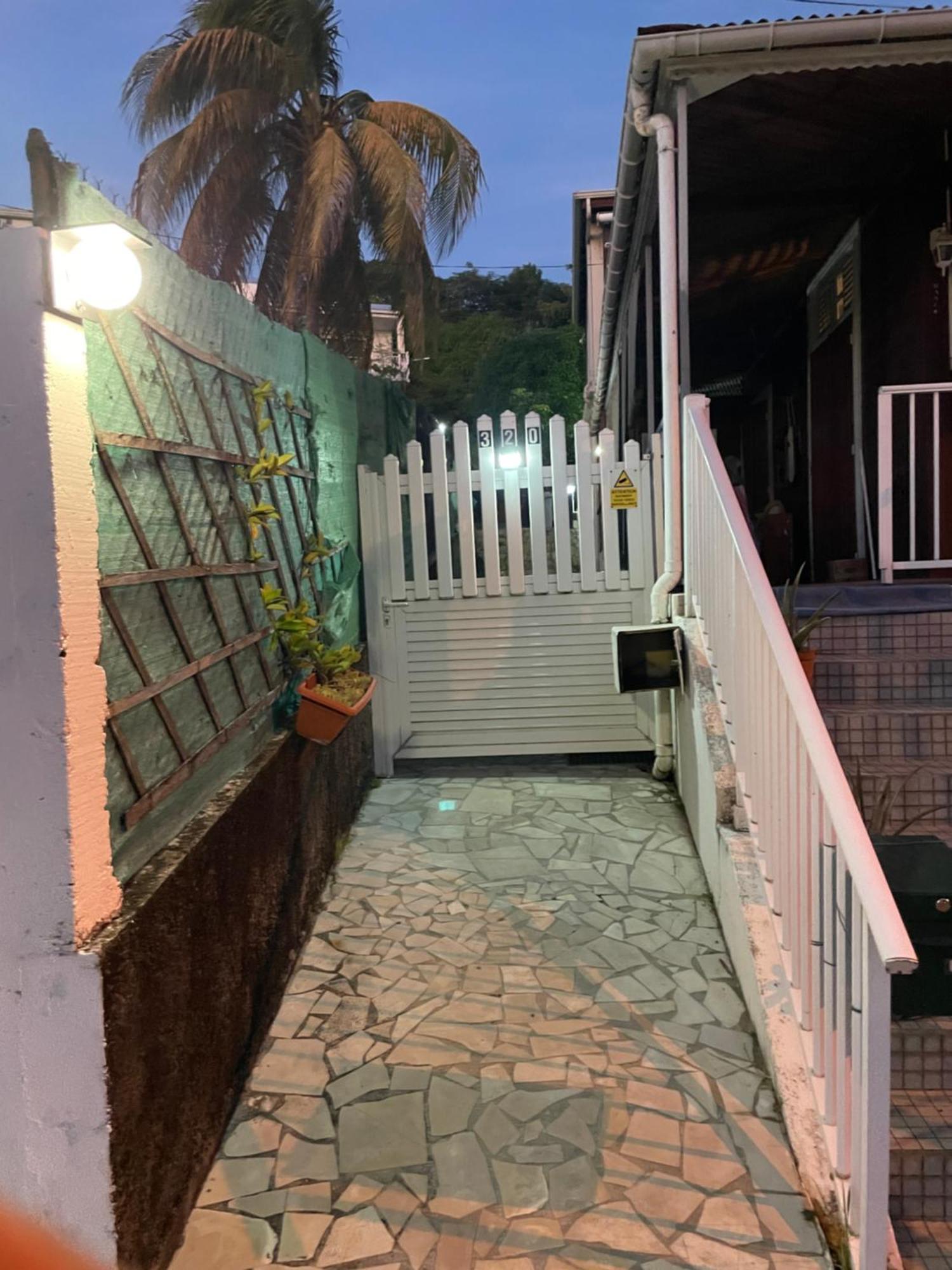 Maison Famille Rance Pointe-Noire Exterior photo